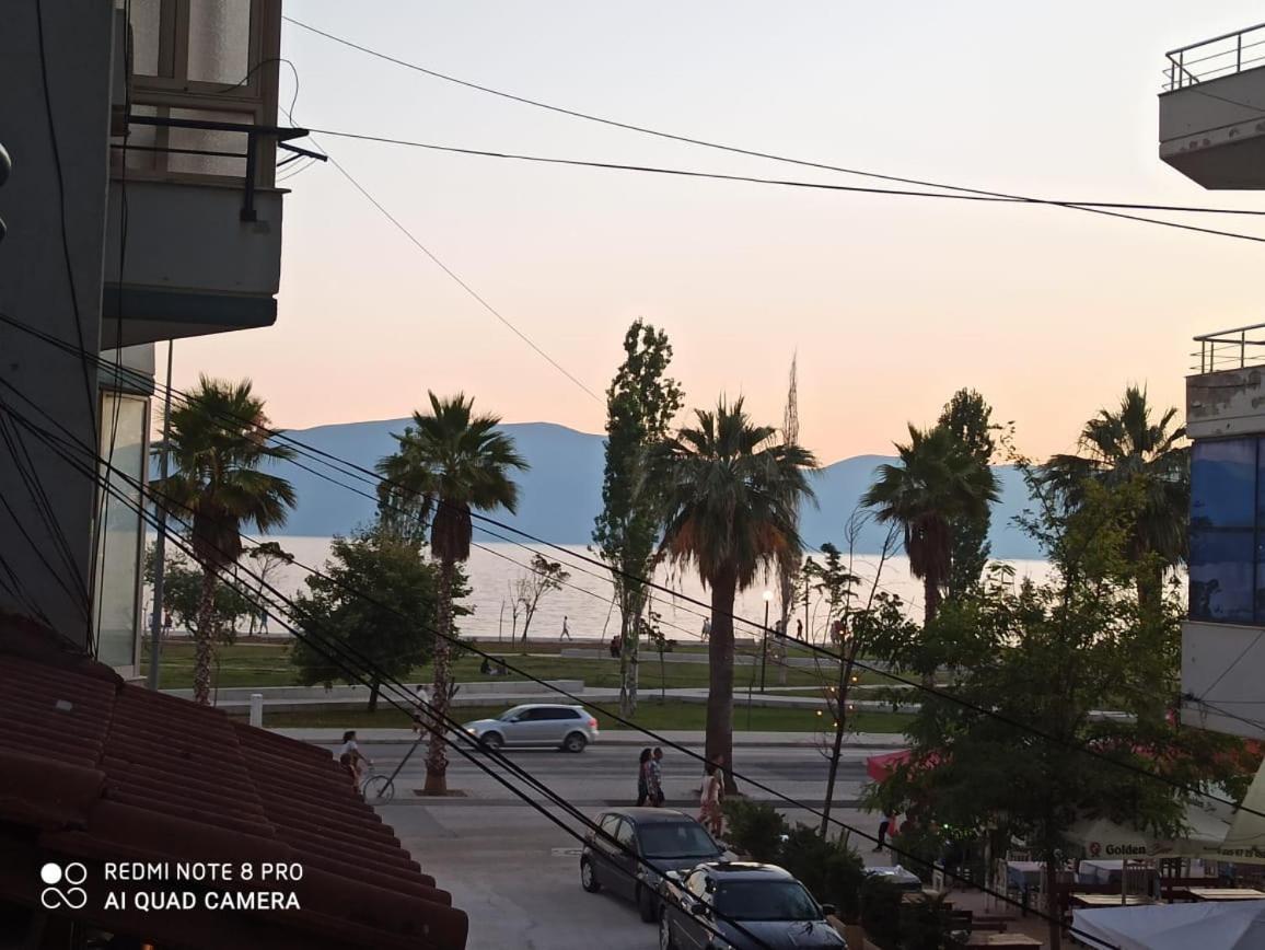 Vivi La Tua Vacanza Con L'Appartamento 1 Di Ervin! Enjoy Your Holiday With Ervin'S Apartment 1! Vlorë Exterior foto